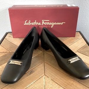 Salvatore Ferragamo Gloria flats